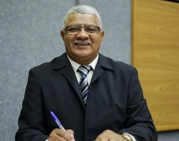 Vereador Mané do América sugere implantação de loja parceira para emissão do Cartão TOP em Cajamar