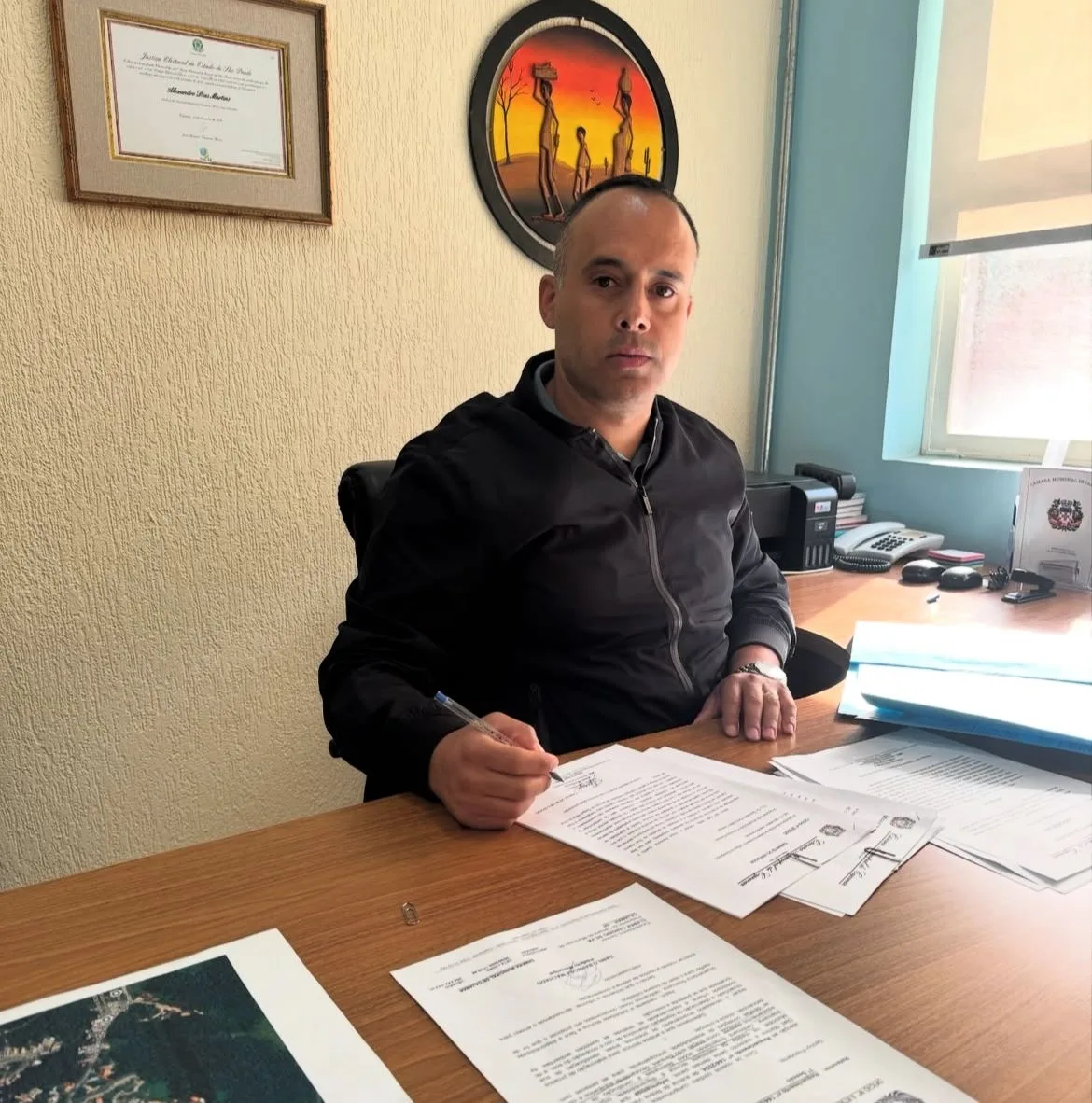 Vereador Lê Martins propõe inclusão de polipectomia na rede municipal de saúde e criação do programa “Médicos nas Creches” em Cajamar