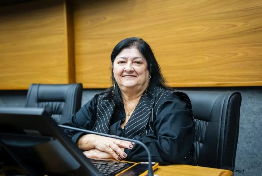 Vereadora Izelda Carnauba solicita contratação de especialistas em Hepatologia e Hematologia Pediátrica para Cajamar