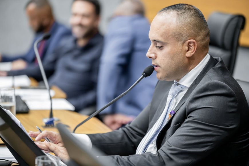 Lê Martins propõe conversão de multas leves em doação de sangue como medida educativa