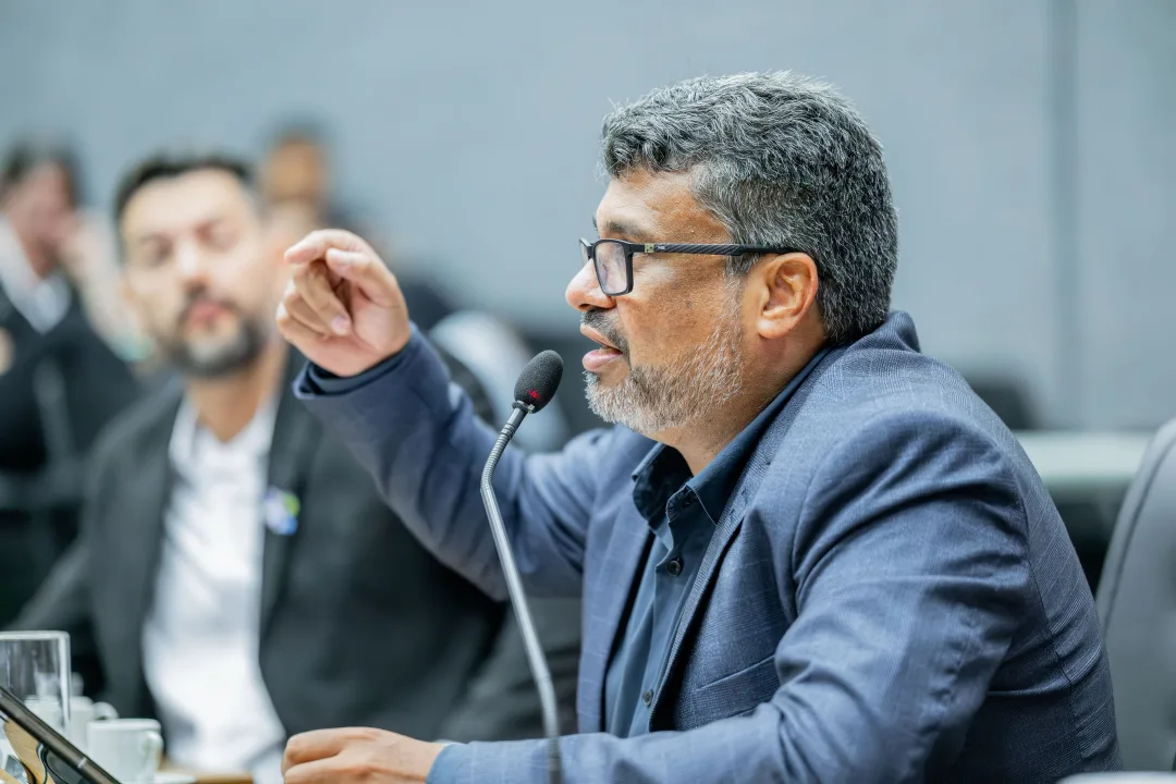 Vereador Edinho Domingues propõe combate a eliminação de ar na tubulação de água em Cajamar