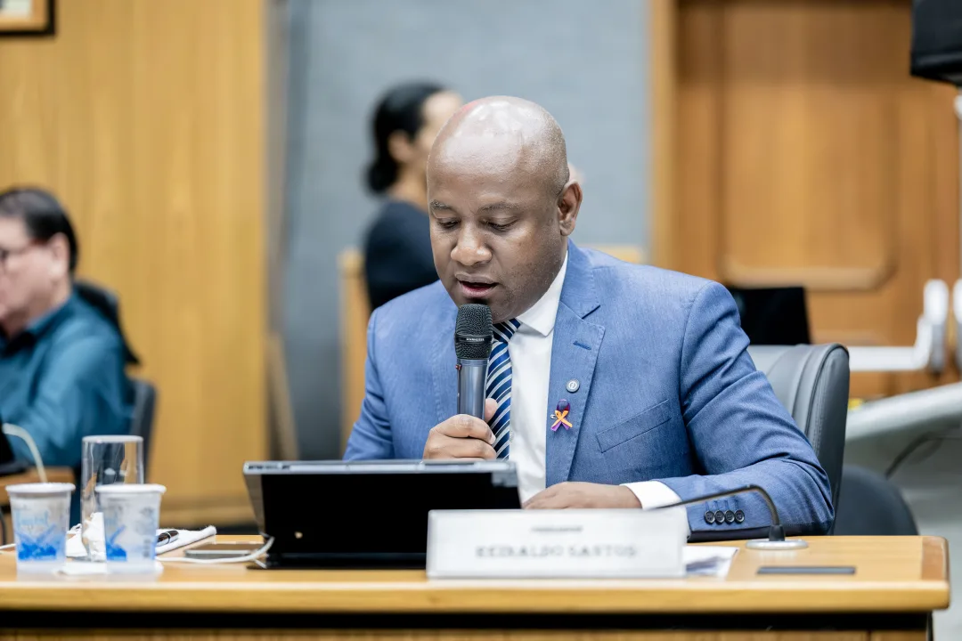 Reinaldo Santos solicita informações sobre expansão da Telemedicina em Cajamar