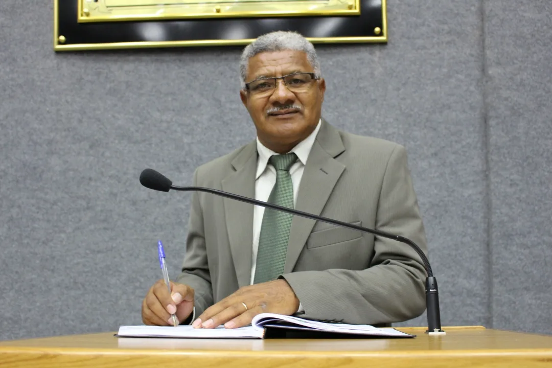 Mané do América quer iluminação Pública em Praça do Pq. São Roberto