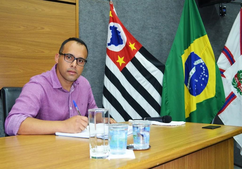 Vereador Lê Martins requisita mudança de itinerário nas linhas de ônibus 