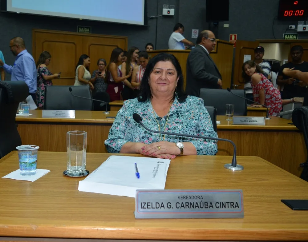 Izelda solicita retirada de entulho no Paraíso