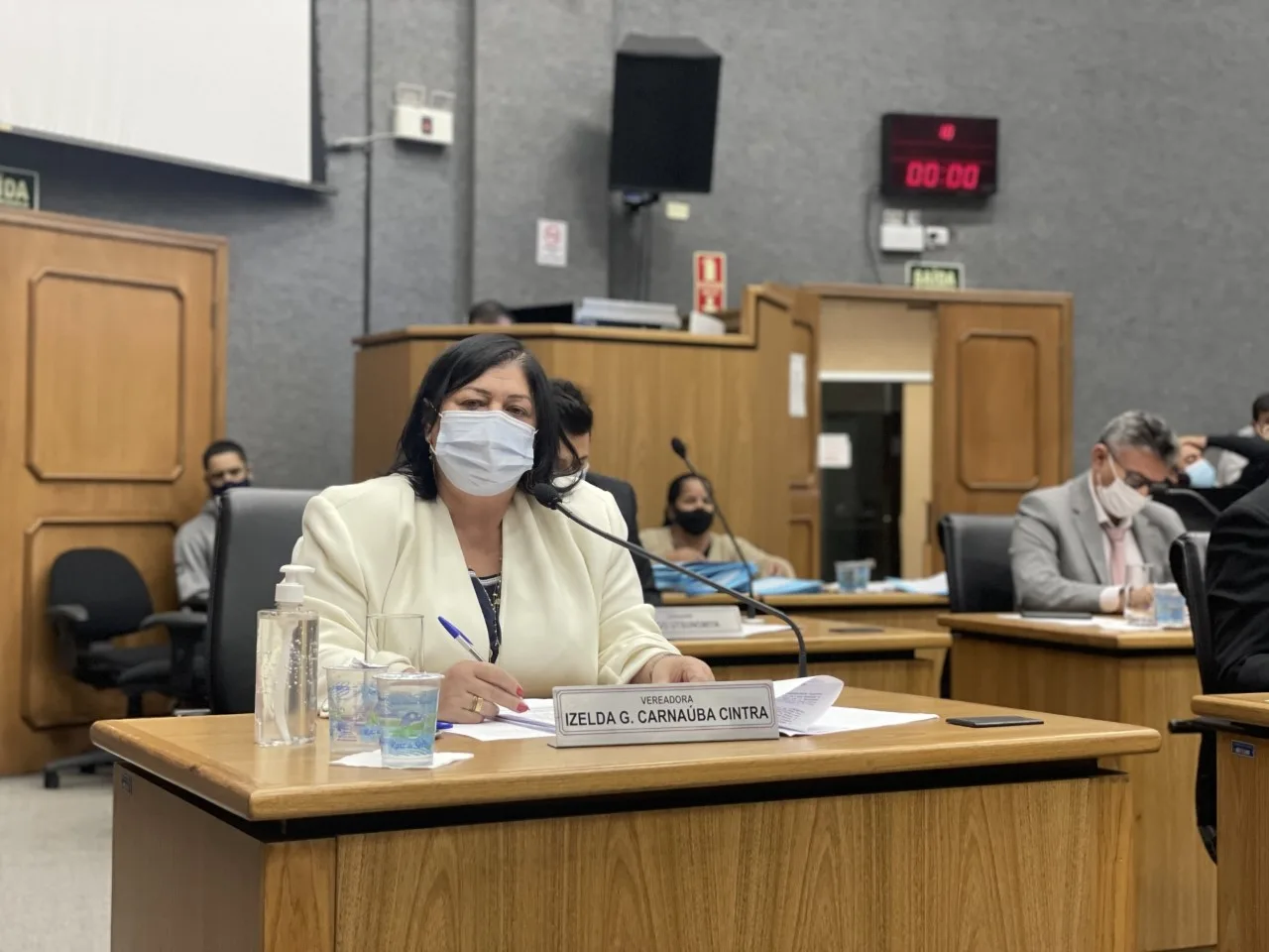 Izelda luta por desburocratização no convênio dos servidores