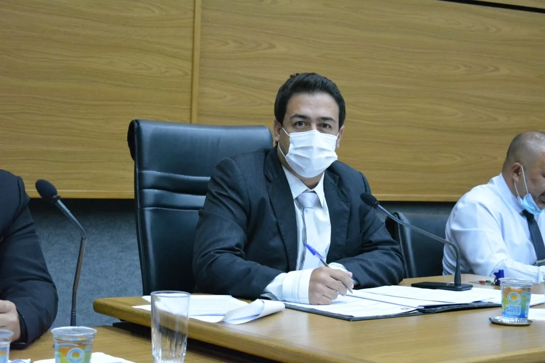 Vereador Saulo cobra melhorias na unidade de saúde de Cajamar Centro