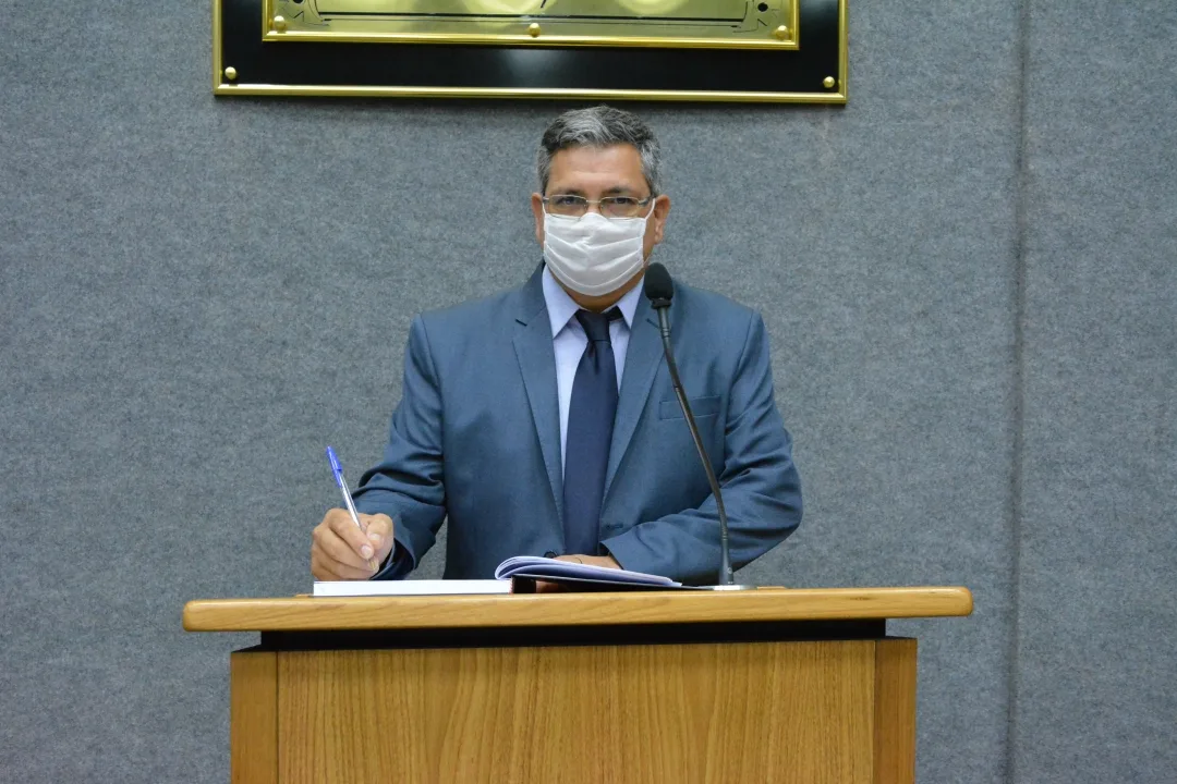 Adilson cobra empenho em regularização de áreas do Polvilho