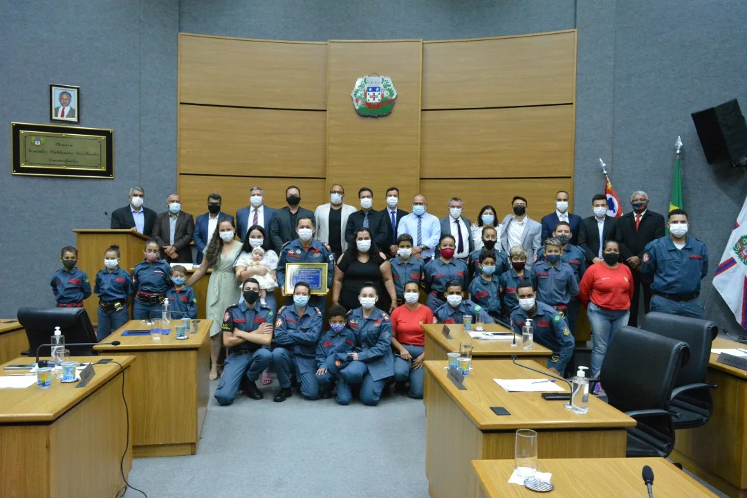 Bombeiro Eder recebe título de Cidadão Cajamarense