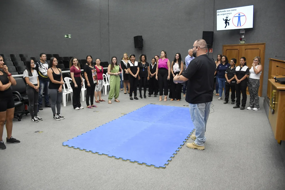 Mulheres participam de Workshop de Autodefesa Feminina