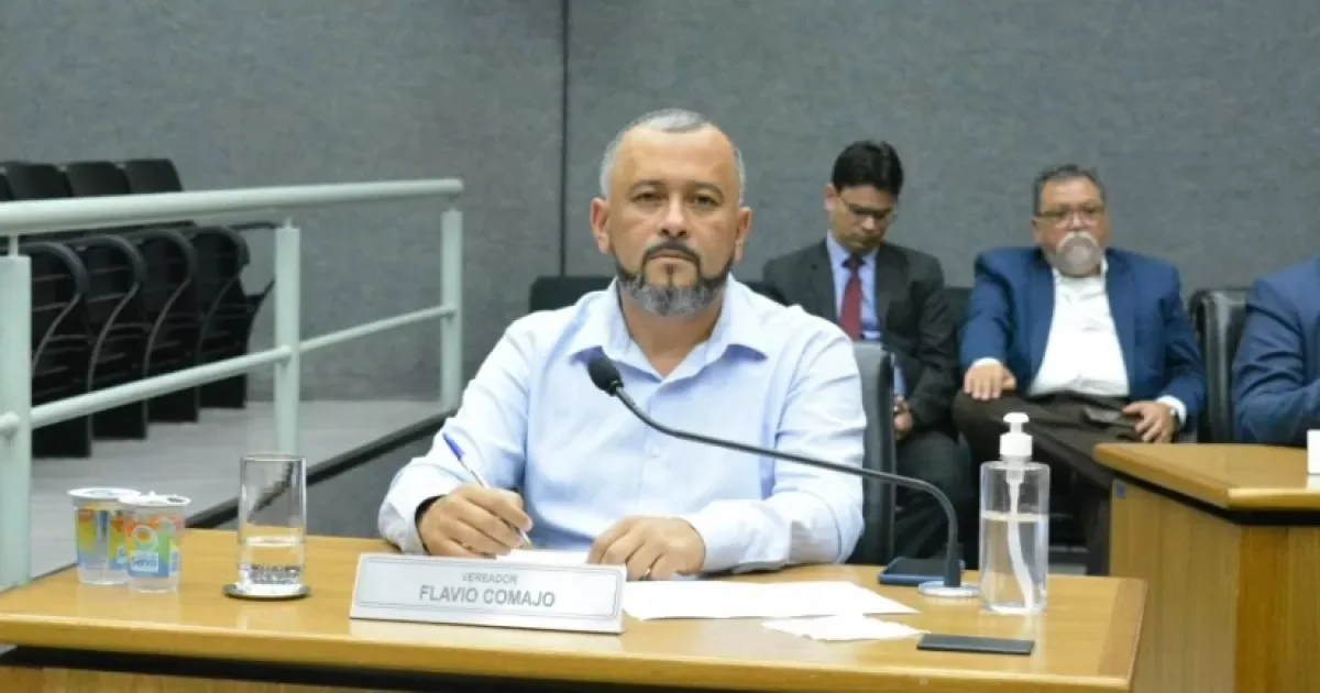 Flávio Comajo solicita dados sobre atendimento em Libras no município