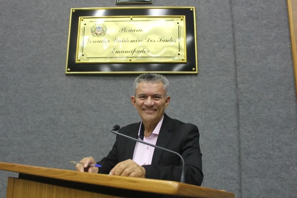 Vereador Tarcísio Carvalho propõe melhorias nas áreas da Saúde e Educação em Cajamar