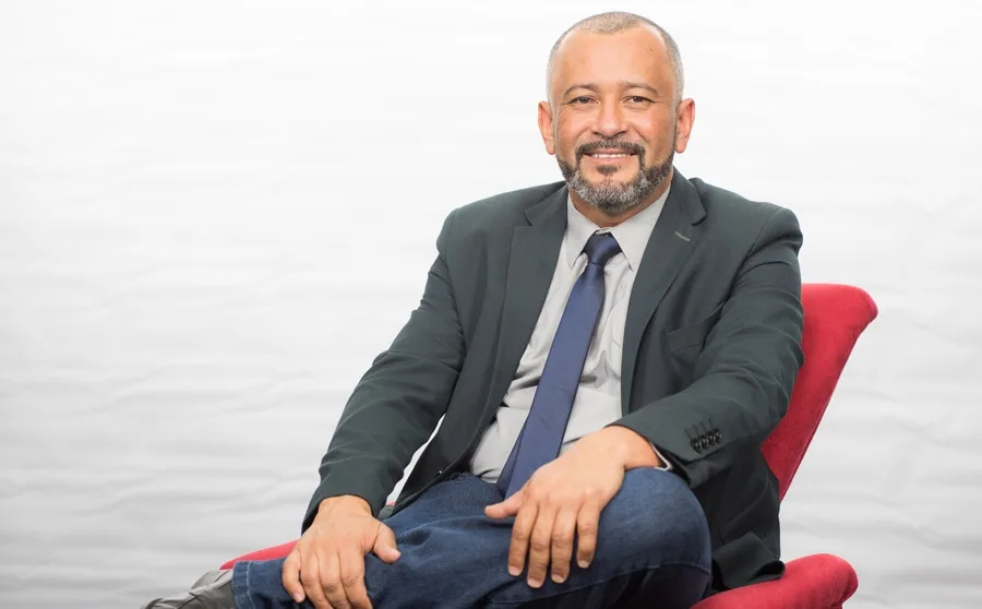 Vereador Flávio Comajo questiona sobre esporte paralímpico e identificação de ruas 