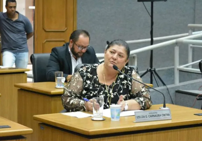 Izelda solicita criação de ambulatórios escolares em Cajamar