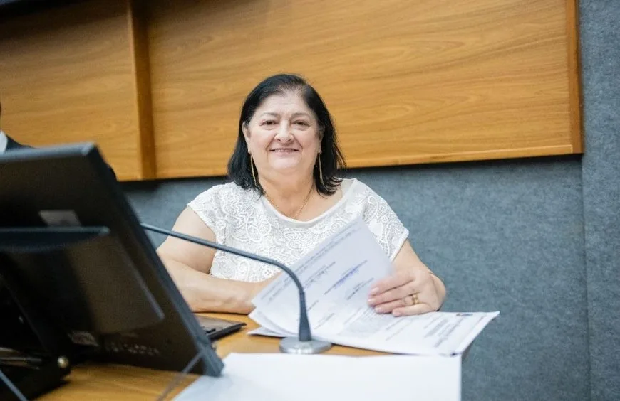 Izelda apresenta requerimento para banco de dados para registro de animais abandonados